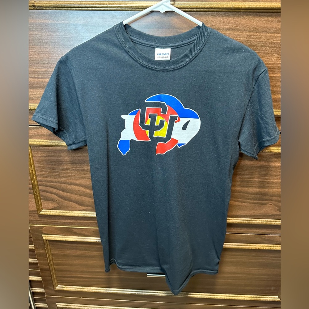 NWOT University of Colorado T-Shirt Size Small Unisex